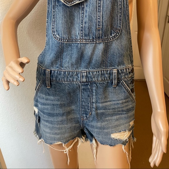 AE Denim Tomgirl Destroyed Short Overall - Picture 2 of 7